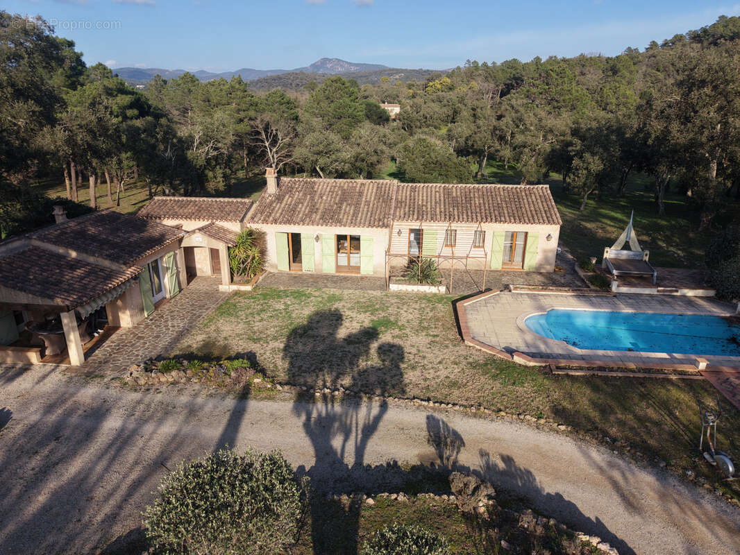 Maison à PLAN-DE-LA-TOUR