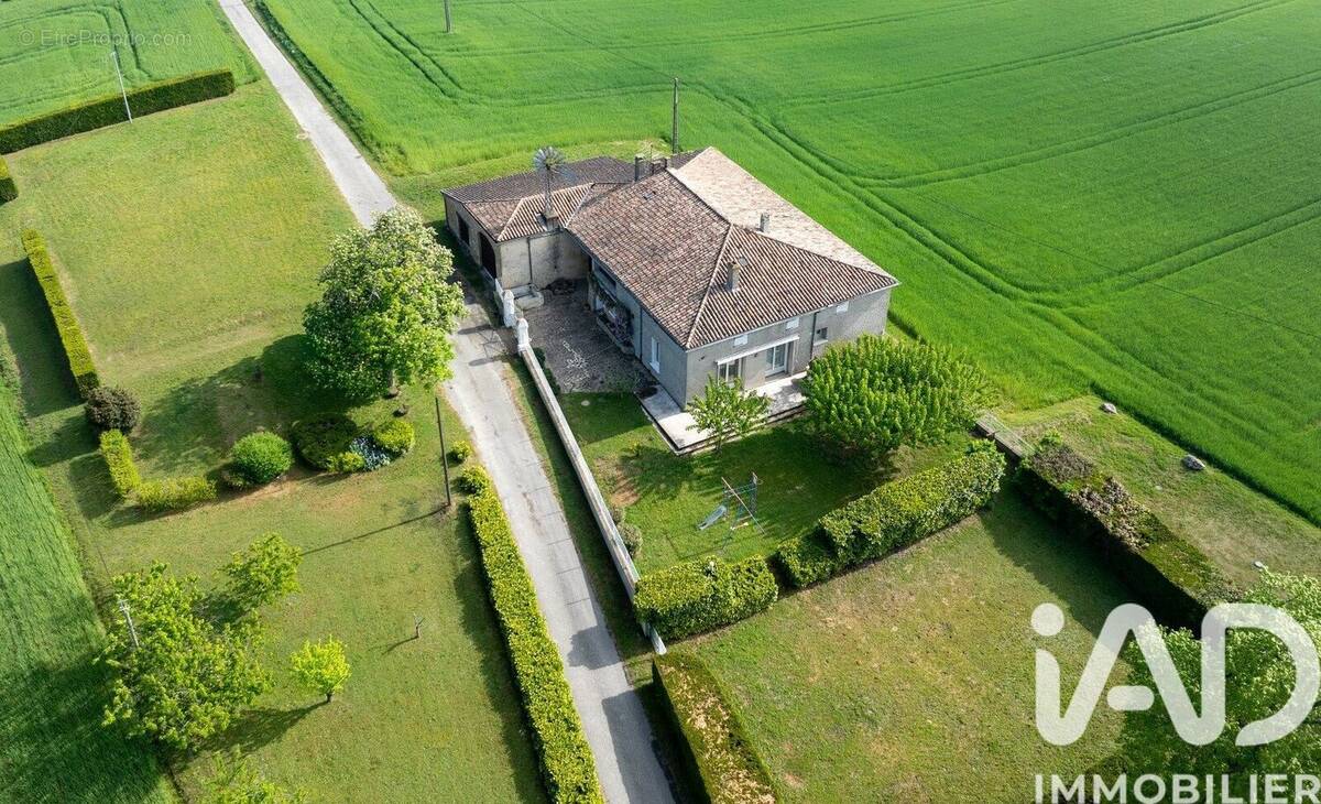 Photo 1 - Maison à UPIE
