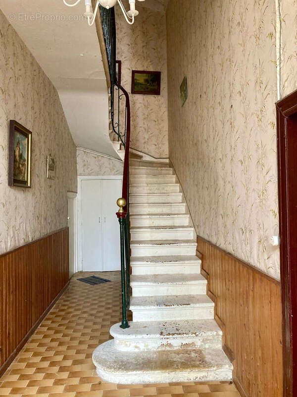 Maison à PUJOLS-SUR-CIRON