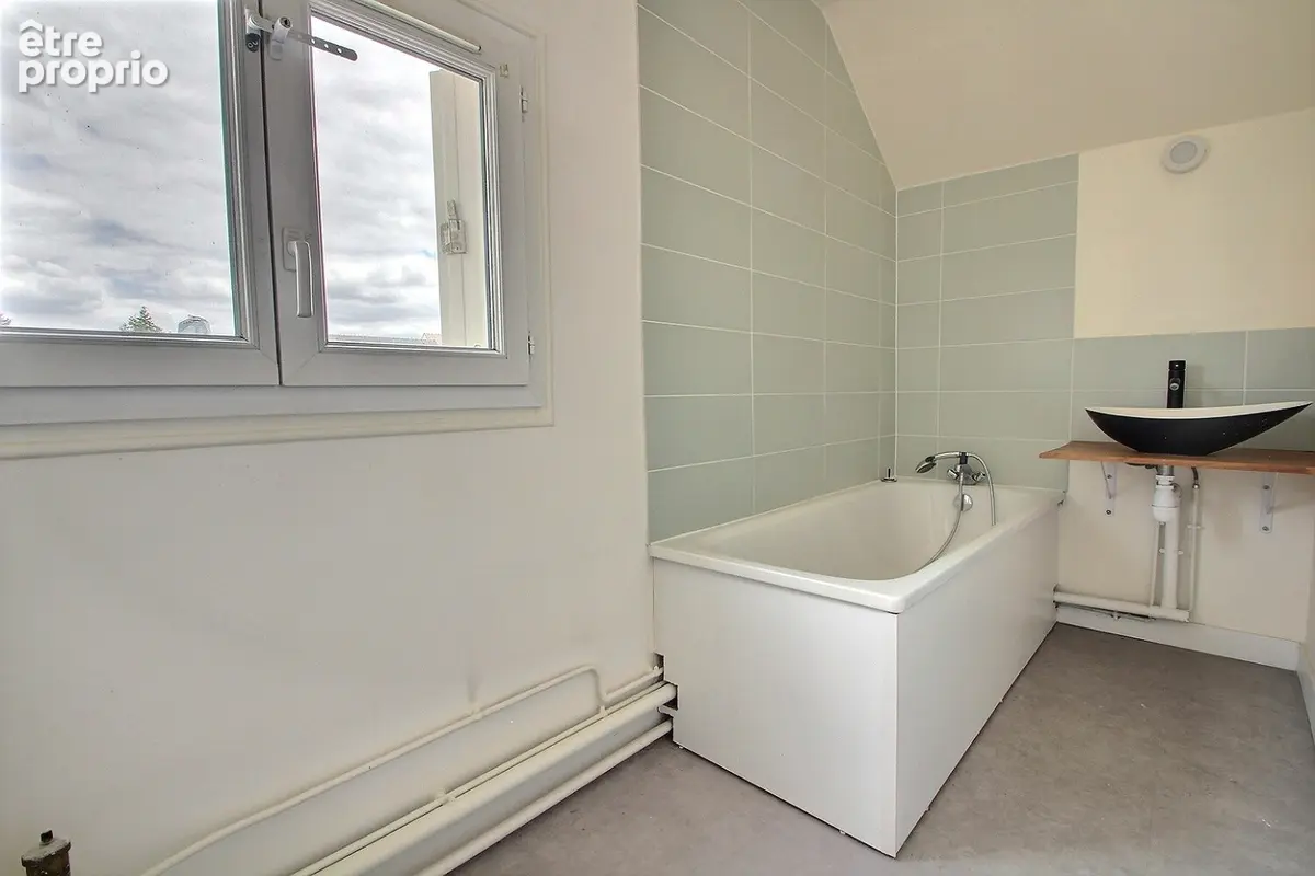 Maison de 5 pièces de 107m² avec jardin et parking - photo 9