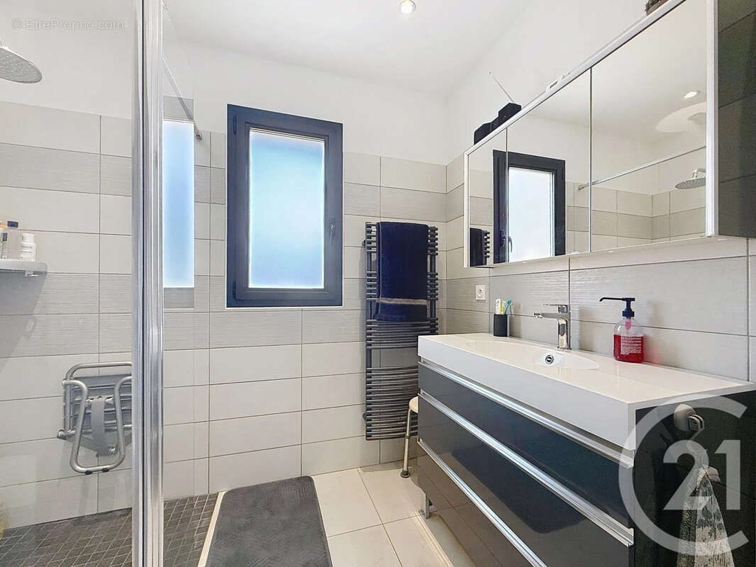 Maison 100 m² à Santa-Lucia-Di-Moriani  - photo 17