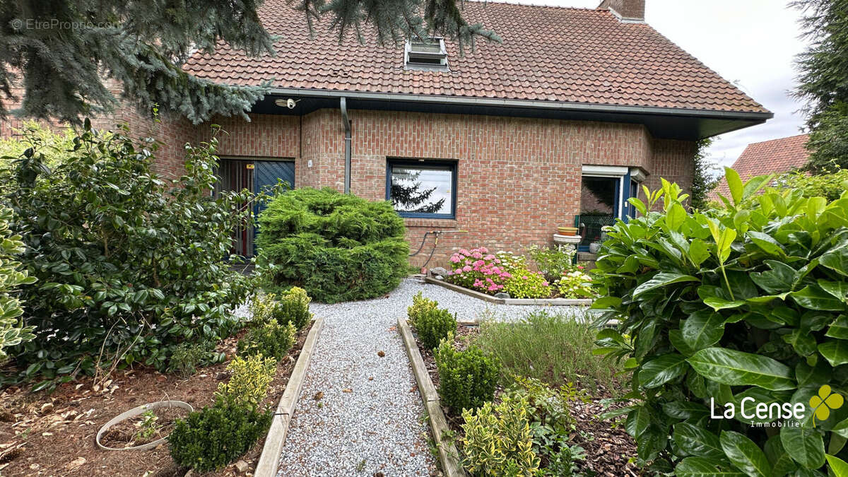 Maison à TRESSIN
