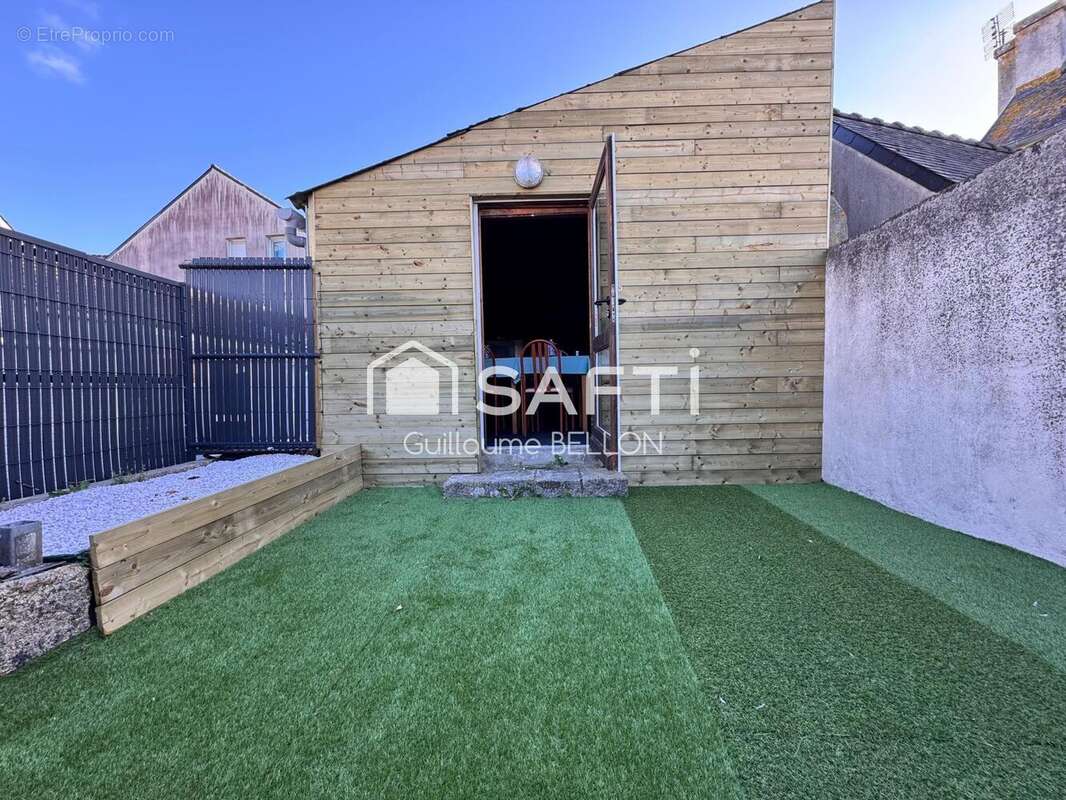 Photo 5 - Commerce à LANNILIS