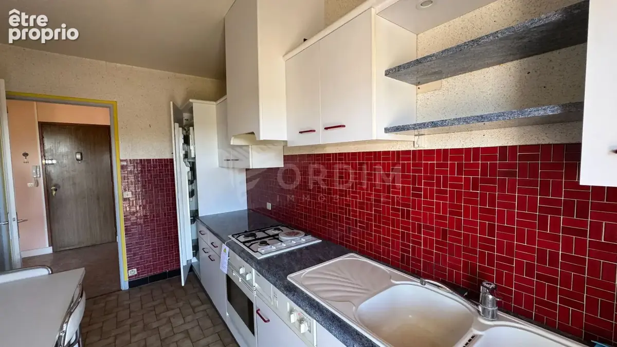COSNE SUR LOIRE, Appartement T3 d'env. 73.15 m² avec garage. - photo 4