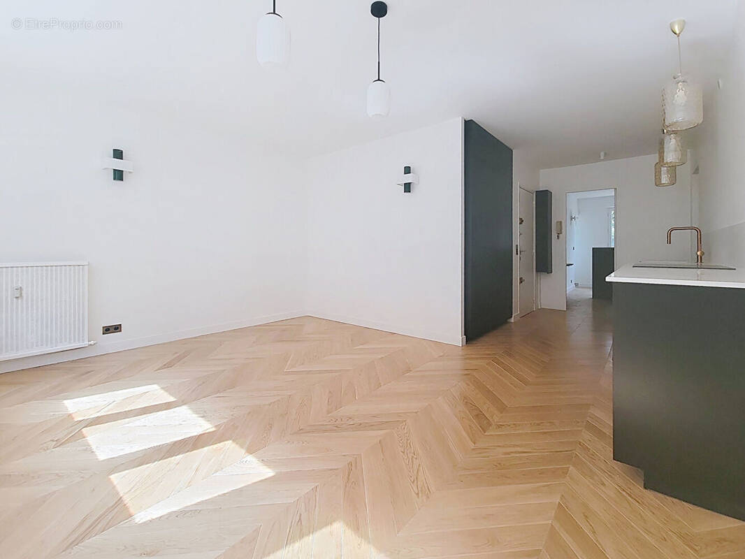 Appartement à PARIS-14E