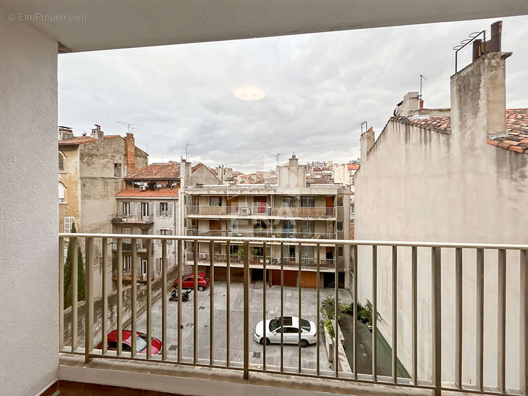 Appartement à MARSEILLE-1E