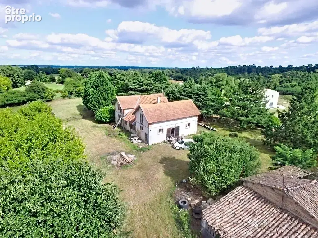 Maison à MONTGUYON