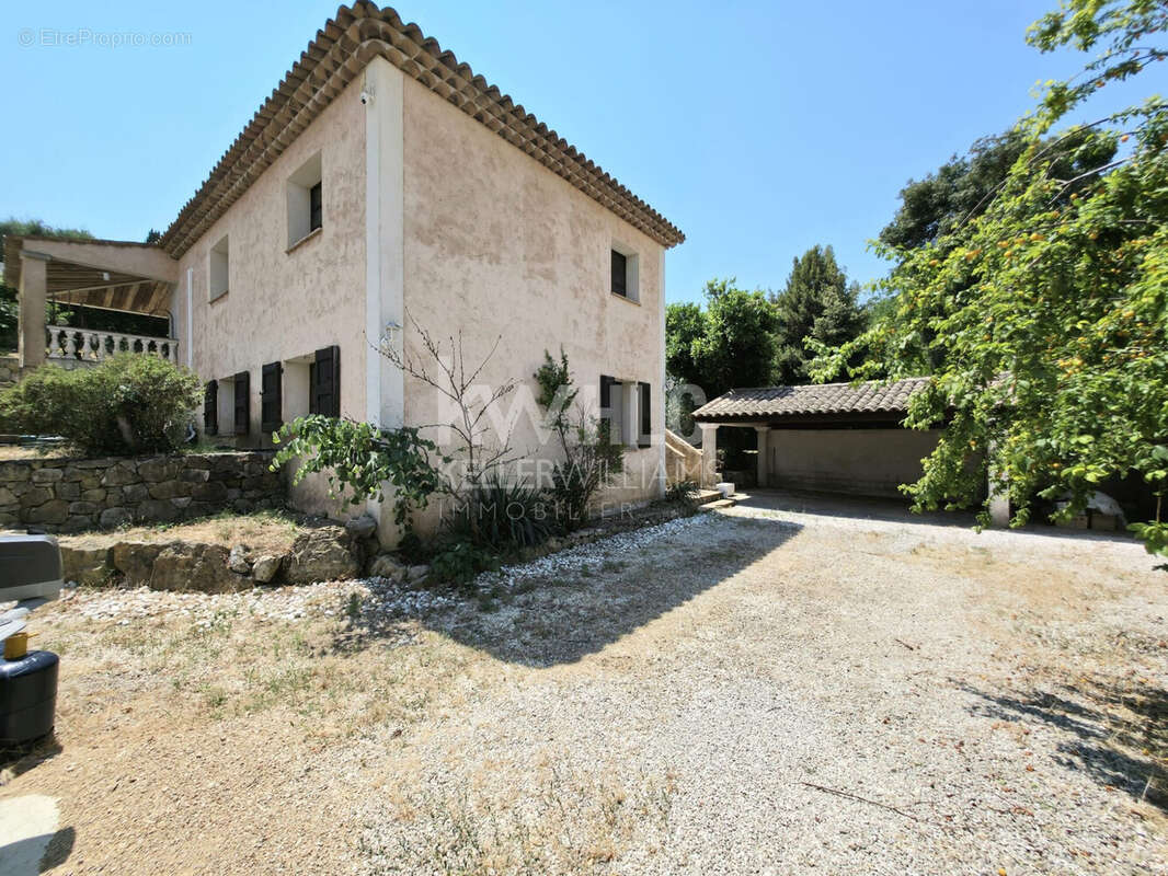 Maison 150 m² à Le Rouret  - photo 2