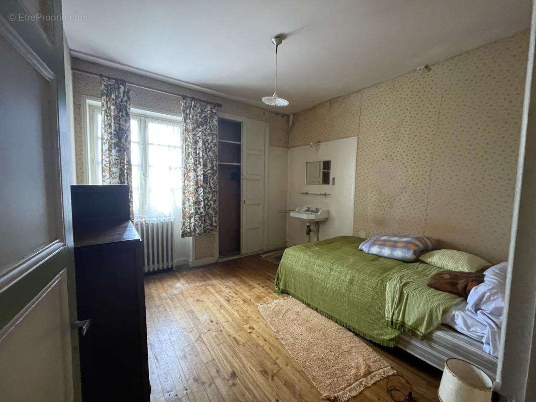 Maison à VOUNEUIL-SUR-VIENNE