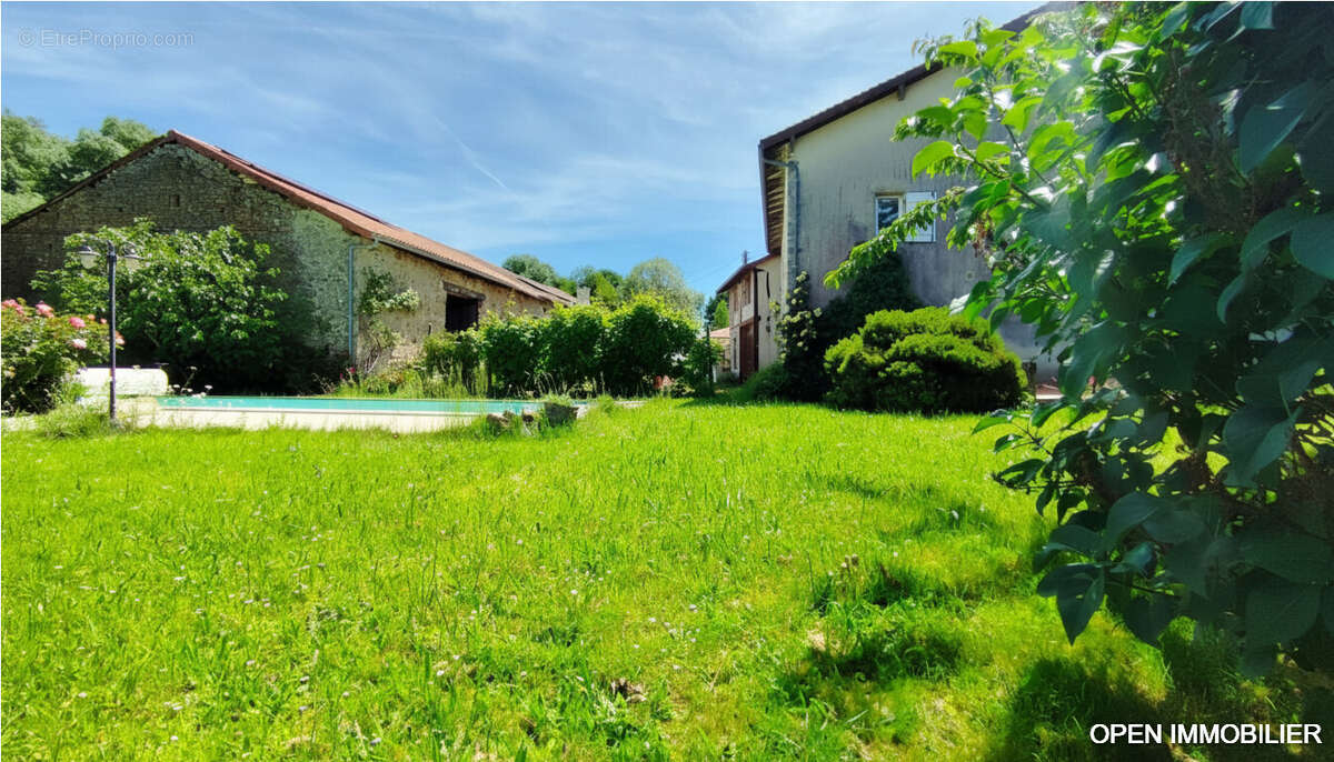 Maison 254 m² à Le Vigen  - photo 13