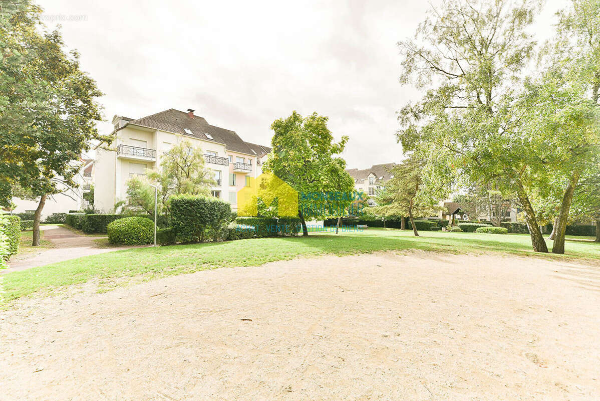 Appartement à CHILLY-MAZARIN