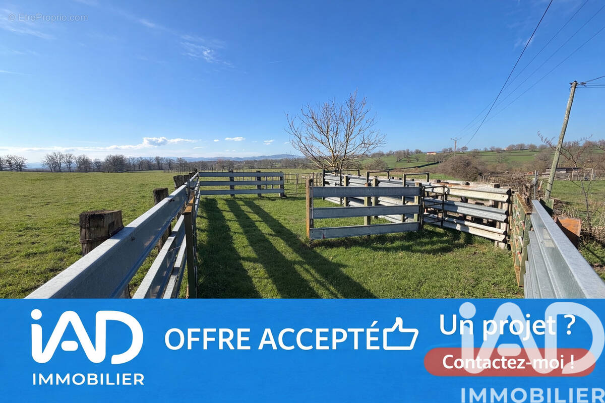 Photo 1 - Terrain à URBISE