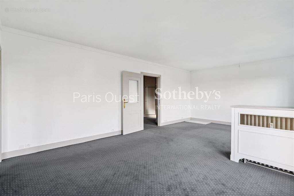 Appartement à NEUILLY-SUR-SEINE