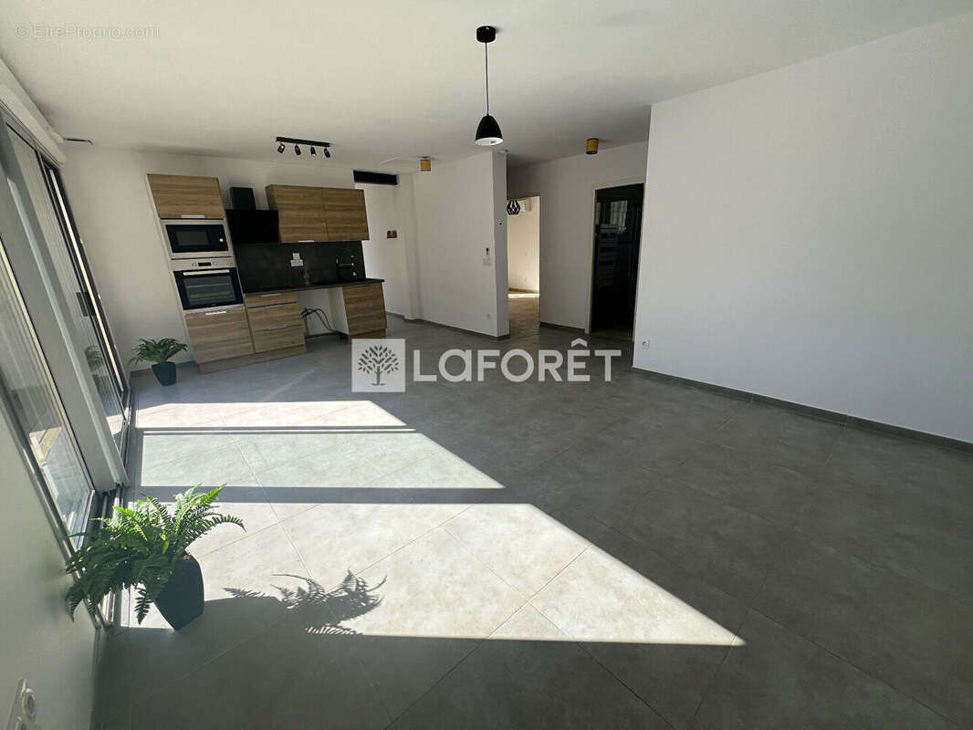 Appartement à LATTES