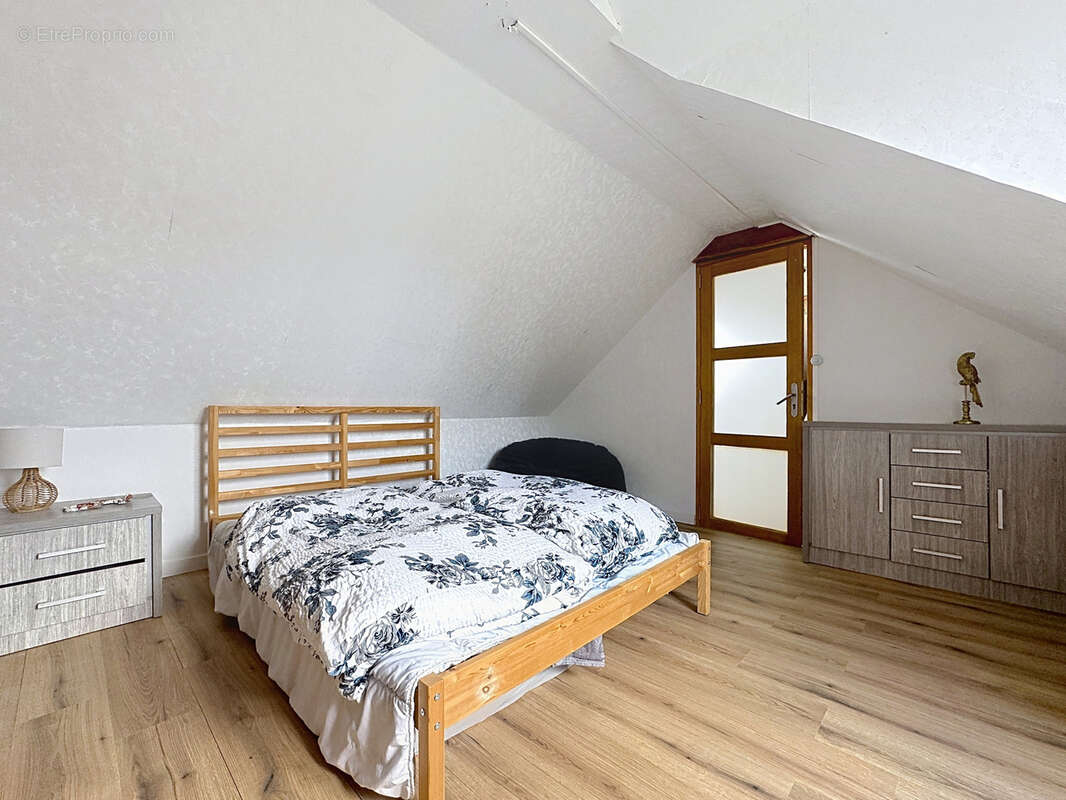 Maison individuelle semi plain pied 5 chambres CRESPIN - photo 13
