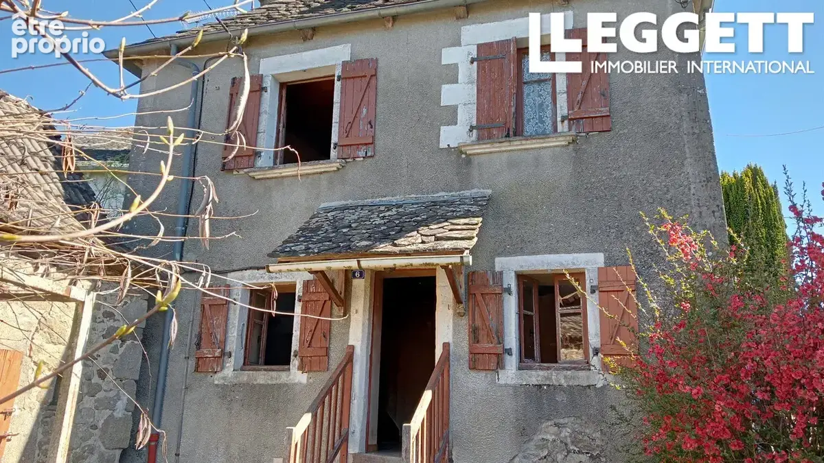 SOUS OFFRE D'ACHAT - Dans un beau village calme, maison de village à rénover et ses 2 dépendances - photo 7