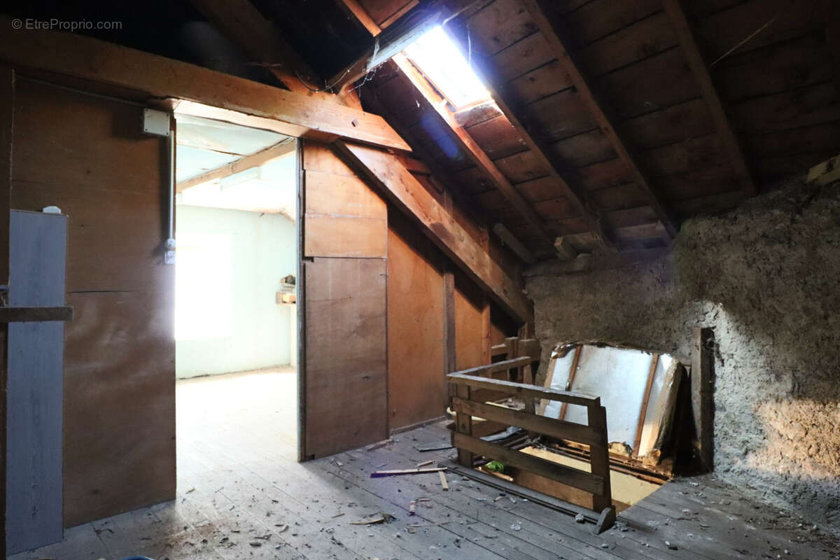 Maison à SAINT-SAUVES-D&#039;AUVERGNE