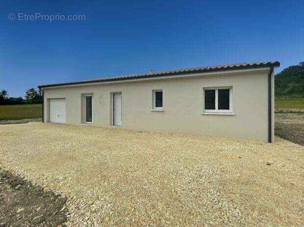 Maison à SAINT-ASTIER