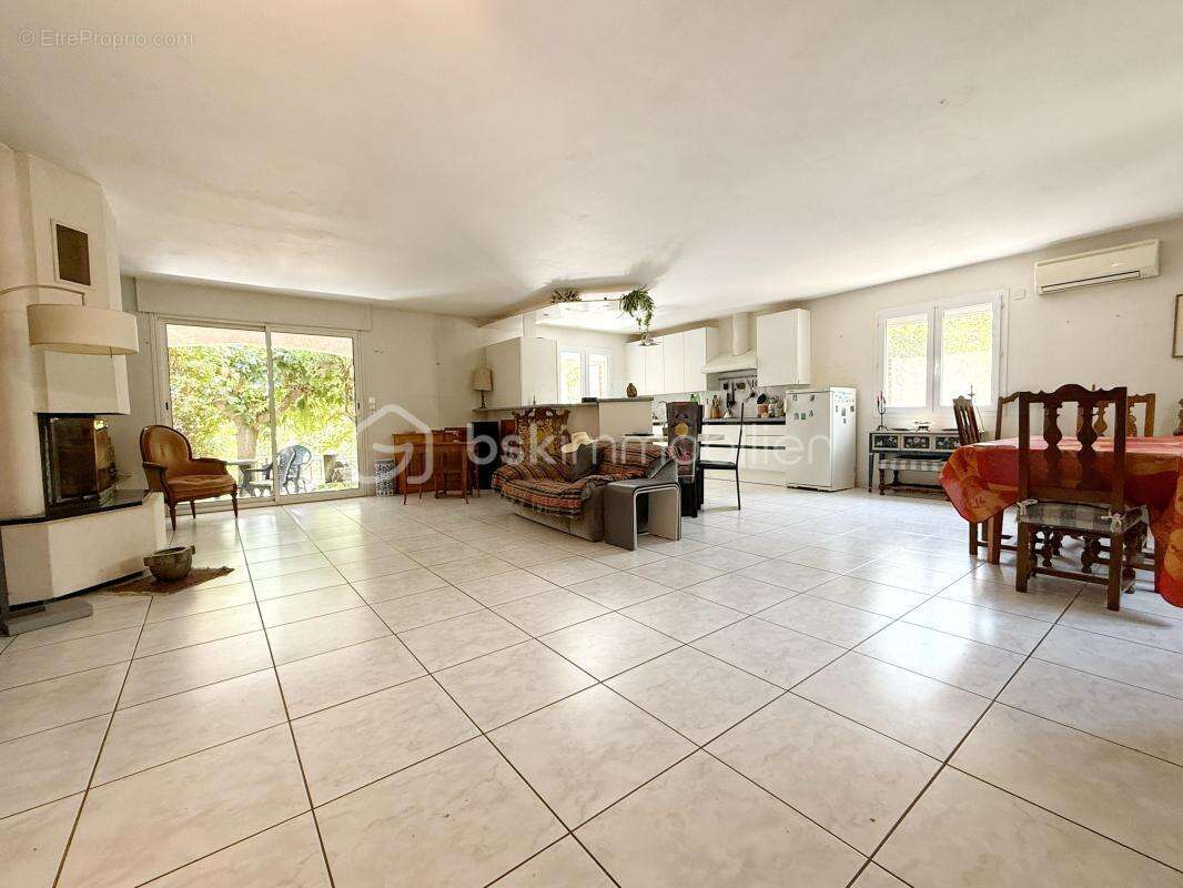 Colombiers – maison t4 de plain-pied – 148 m² – terrain de 999 m² – terrasses – véranda – atelier - photo 2