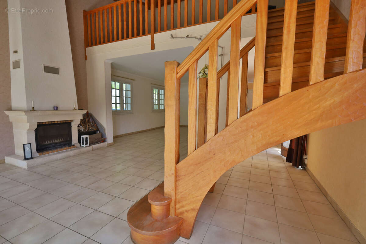 Maison de Type 4 - 149 m2 habitables - Terrain 12950m2 - photo 10
