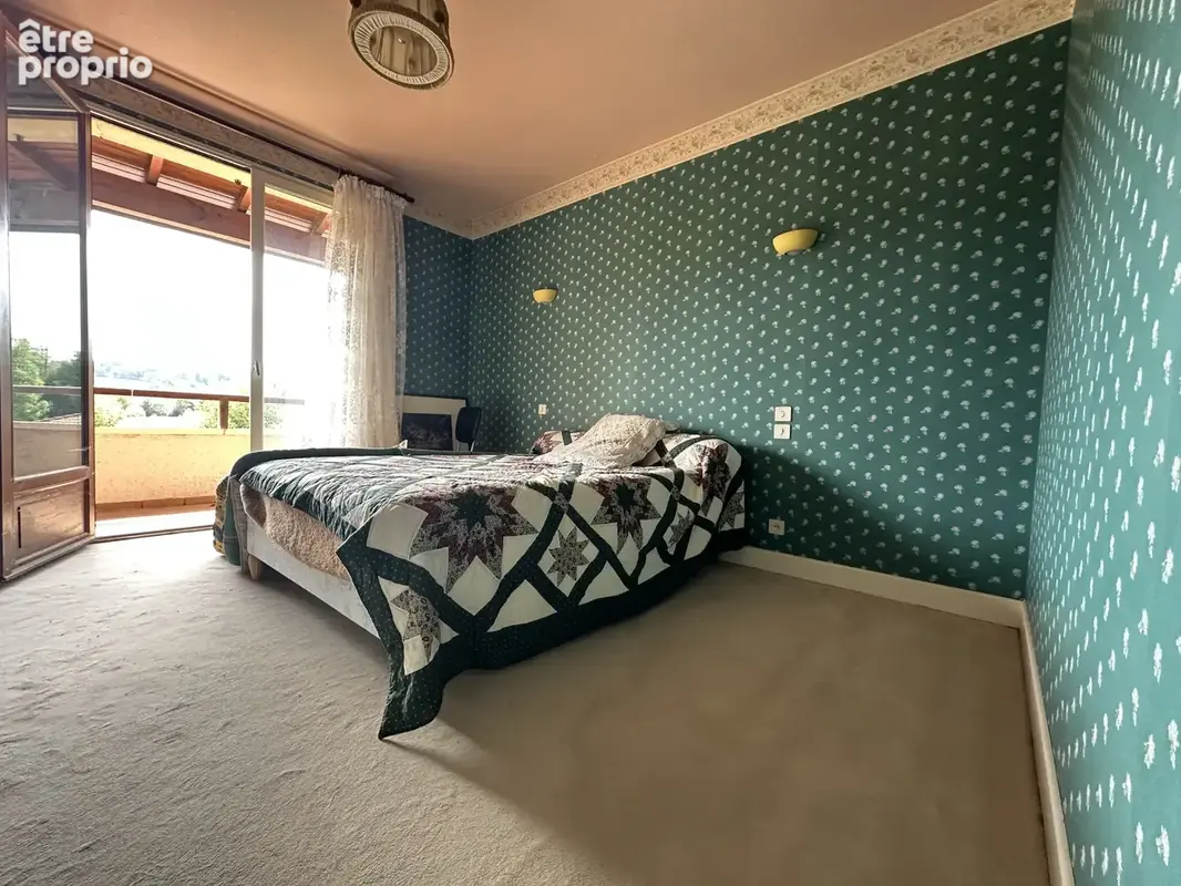 Agréable maison idéalement située à deux pas du Bourg d'Arpajon sur Cère. - photo 11