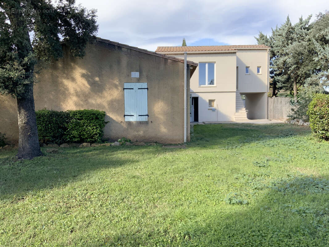 Exclusif,dans un village recherché, maison en pierre avec appartement indépendant sur un terrain de 2167 m2 et - photo 13