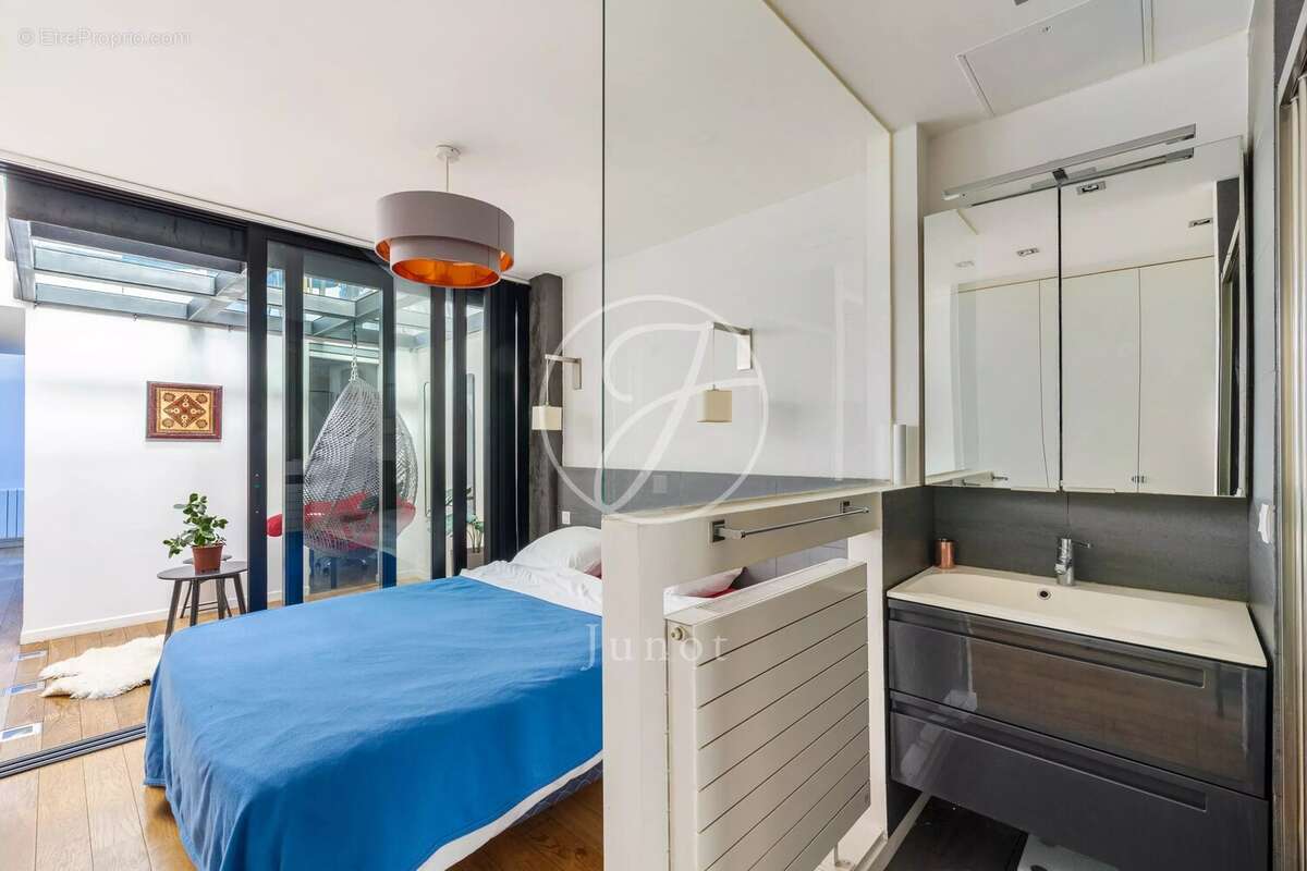 Appartement à PARIS-17E