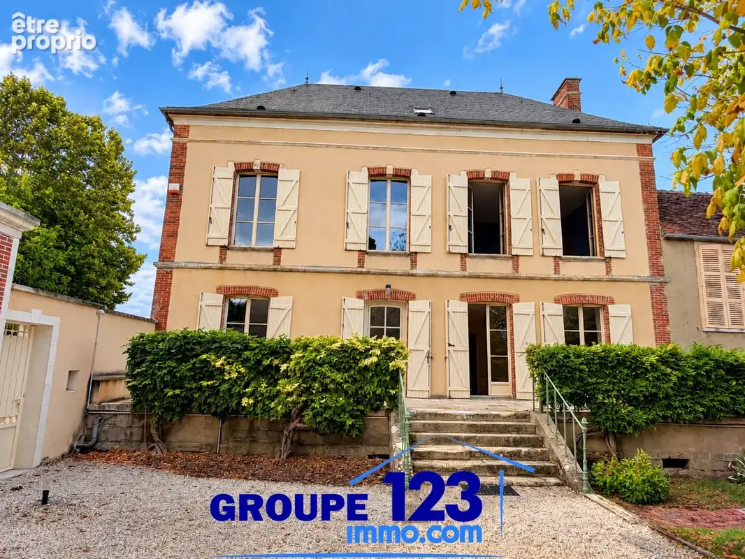 Seignelay   élégante maison bourgeoise du xixe siècle avec dépendance et jardin - photo 2