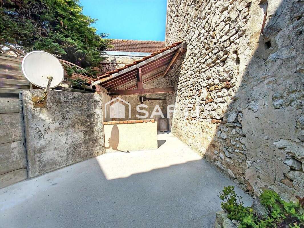 Maison 106 m² à Breuil-Bois-Robert  - photo 4