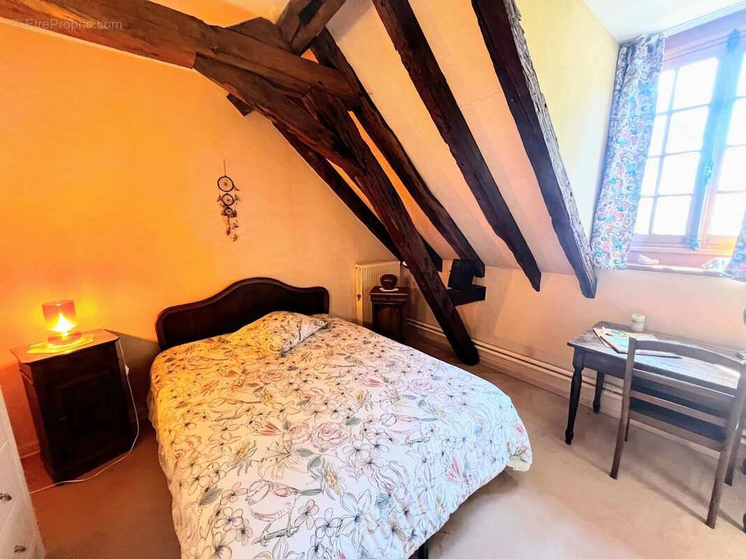Maison à COULAURES