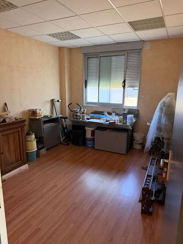 Local d'activité 375m²  A vendre - Très bon état - Zone OCEALIM - photo 7
