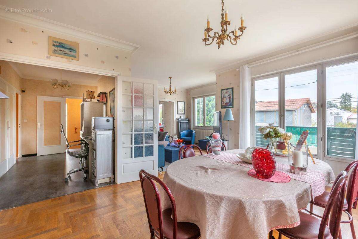 Maison à TASSIN-LA-DEMI-LUNE