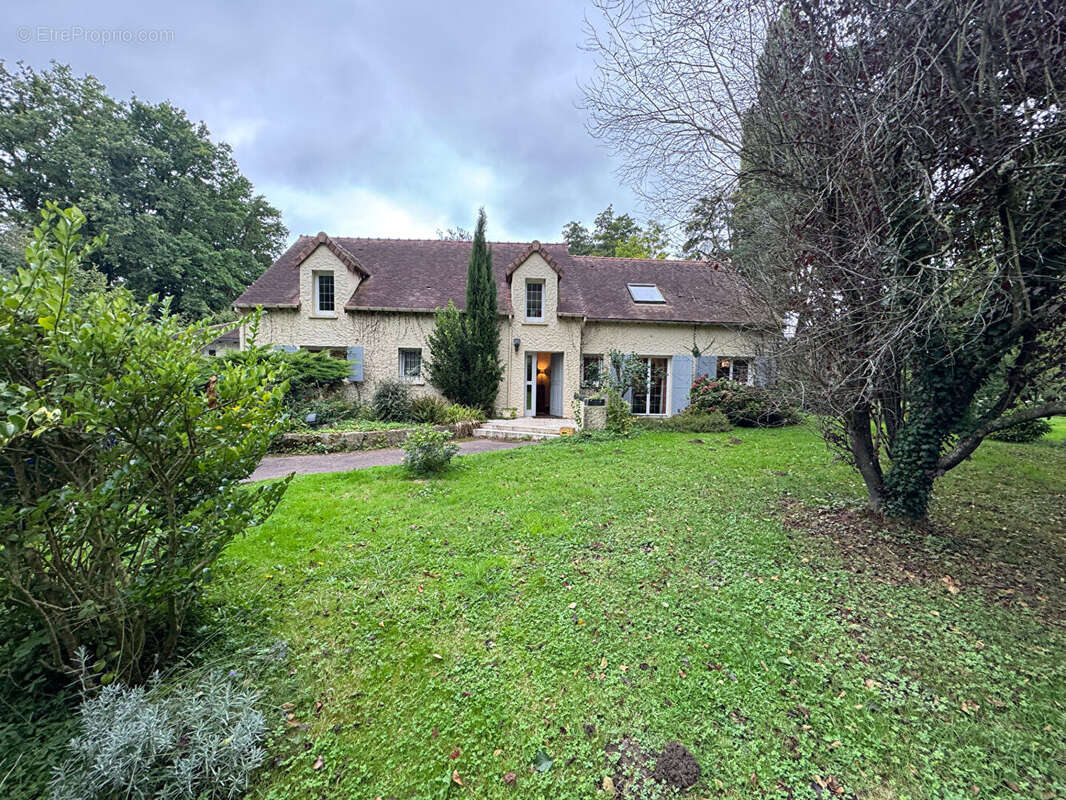 Maison à SAINT-REMY-L'HONORE