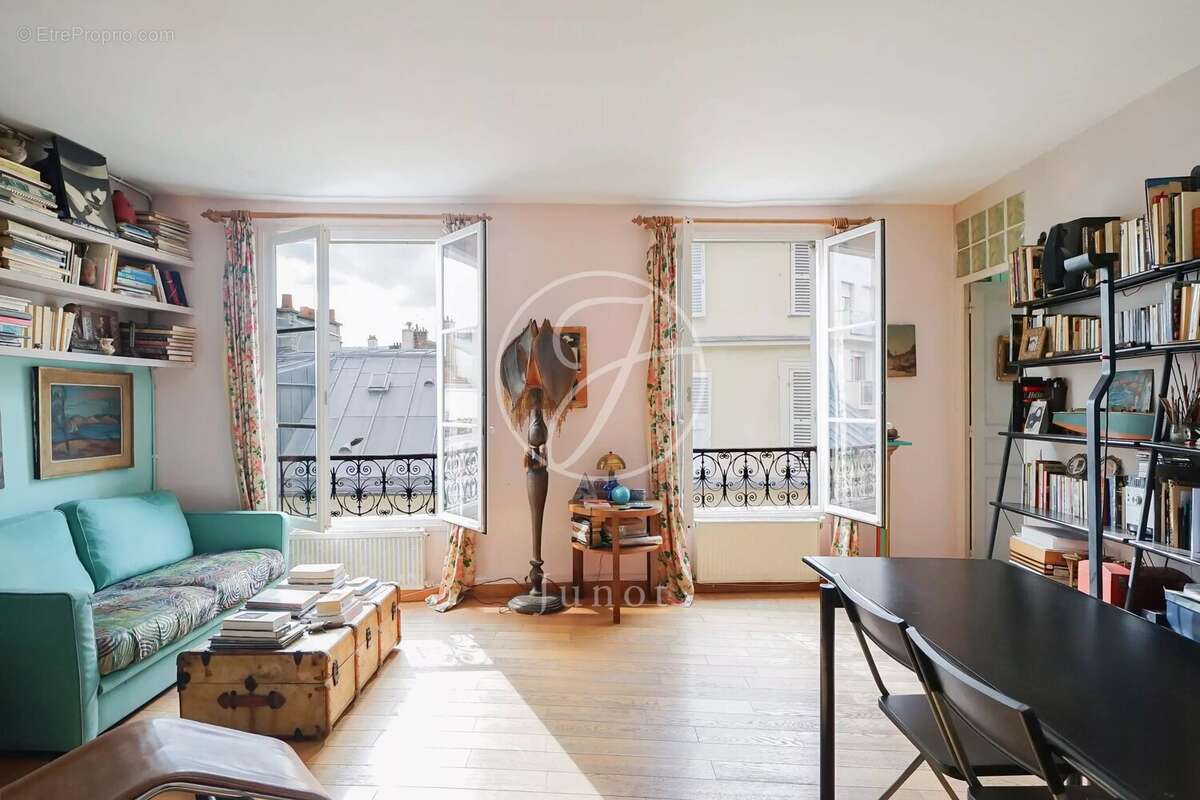 Appartement à PARIS-18E