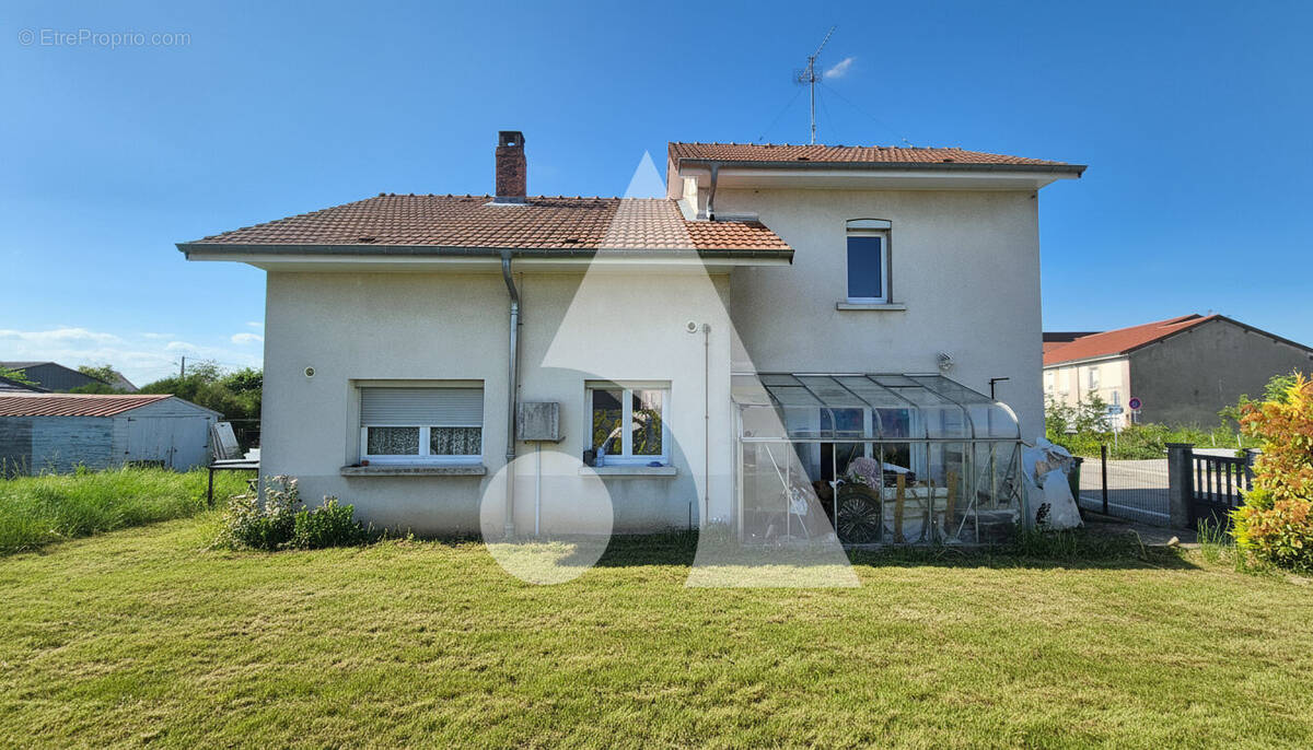 Maison à GIRONCOURT-SUR-VRAINE