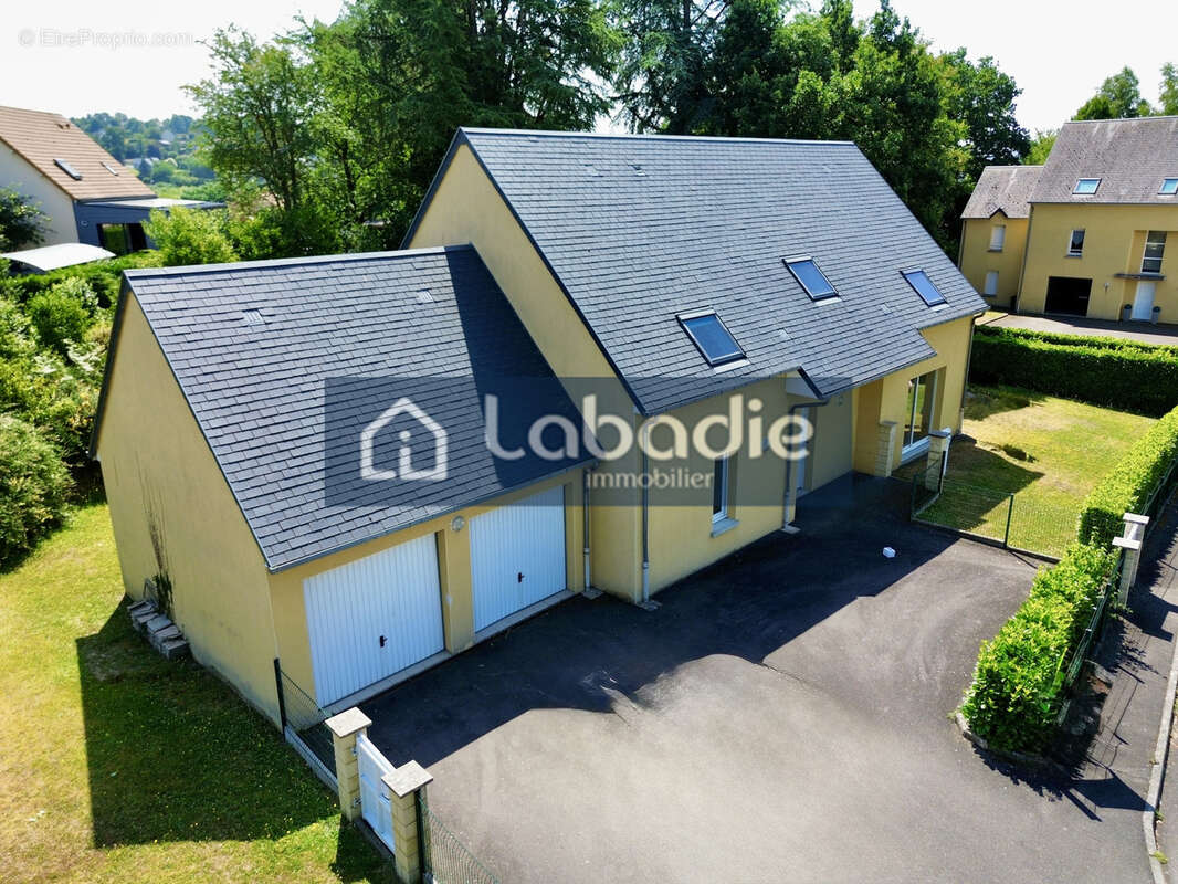 EXCLUSIVITE, proche toutes commodités, maison d'habitation de 7 PP, terrasse, terrain - photo 3
