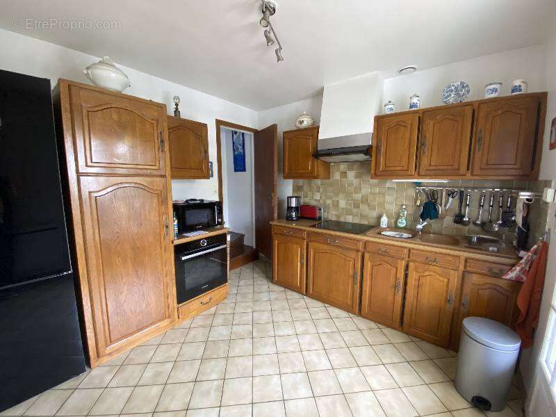 Maison à COUZE-ET-SAINT-FRONT