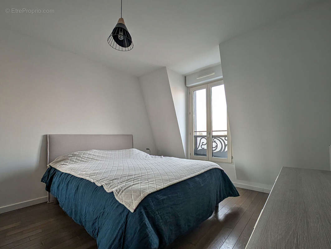 Appartement à LA GARENNE-COLOMBES