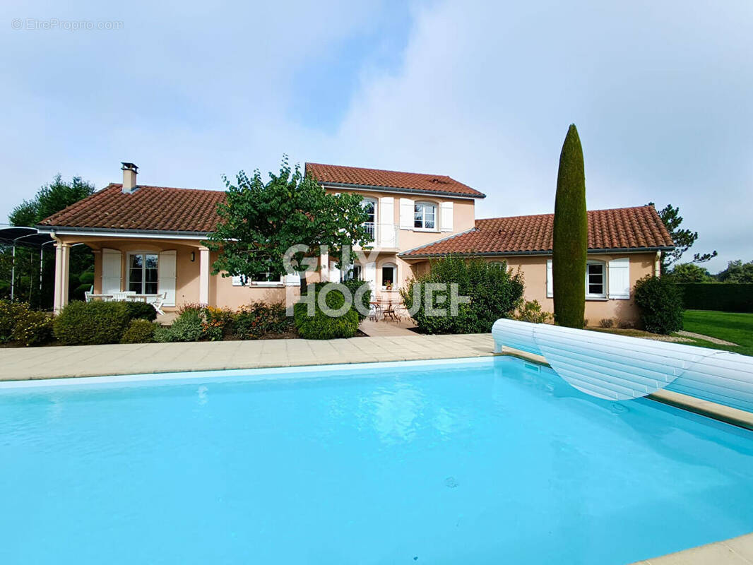 Maison à BOISSET-LES-MONTROND