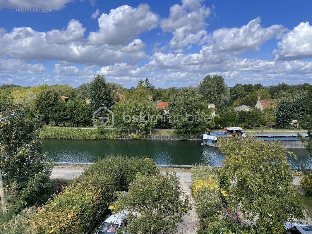 Maison à CONDE-SAINTE-LIBIAIRE