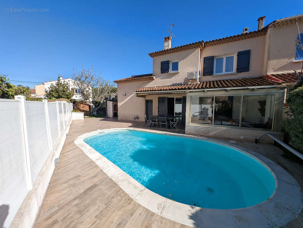 Maison à SIX-FOURS-LES-PLAGES