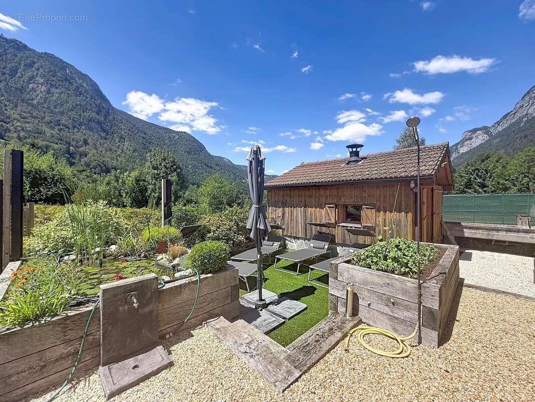chalet rénové avec vue panoramique, mazot, sauna et fort potentiel – Glières-Val-de-Borne (74) - photo 20