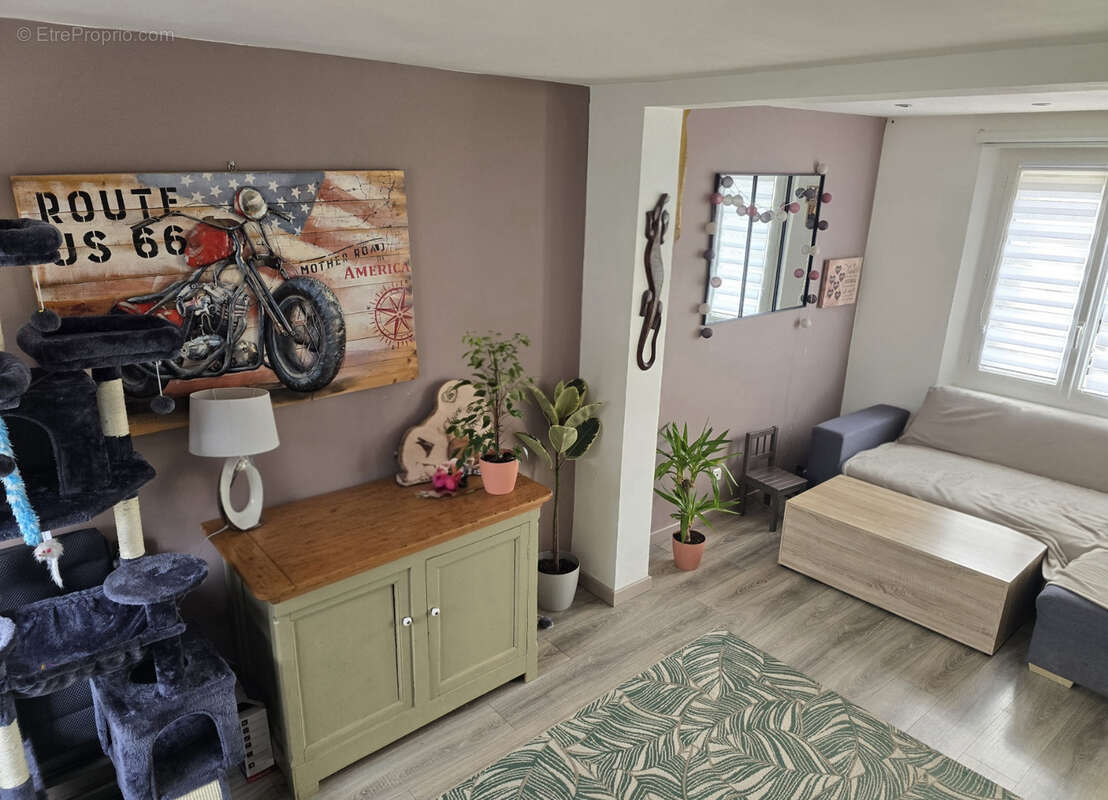 Maison à FEUQUIERES-EN-VIMEU