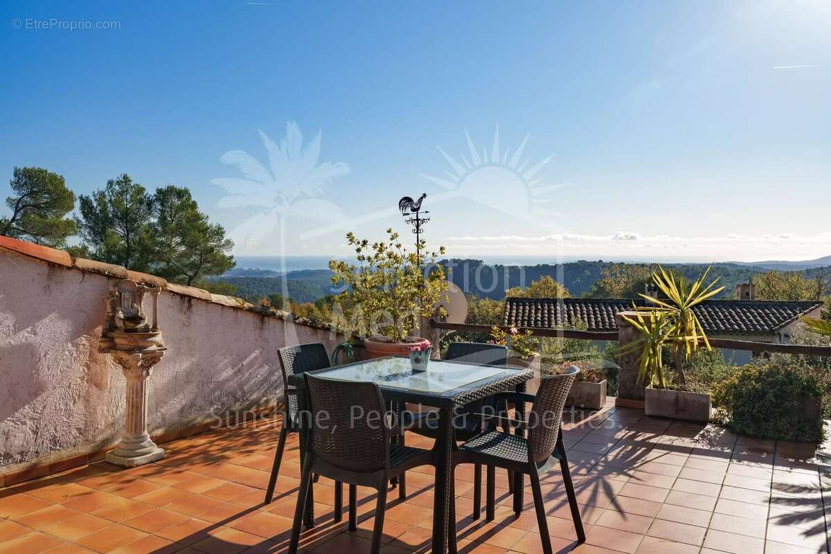 Maison à TOURRETTES-SUR-LOUP