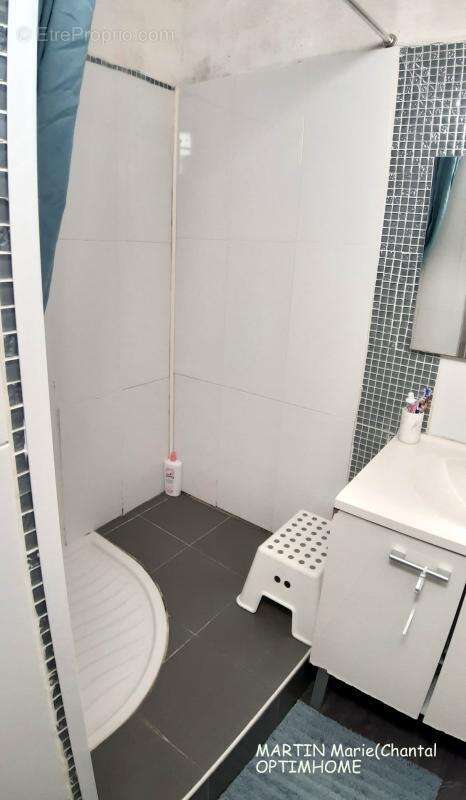 Appartement T3 lumineux avec loggia, parking, cave – Marseille 15e bd du Bosphore - photo 11