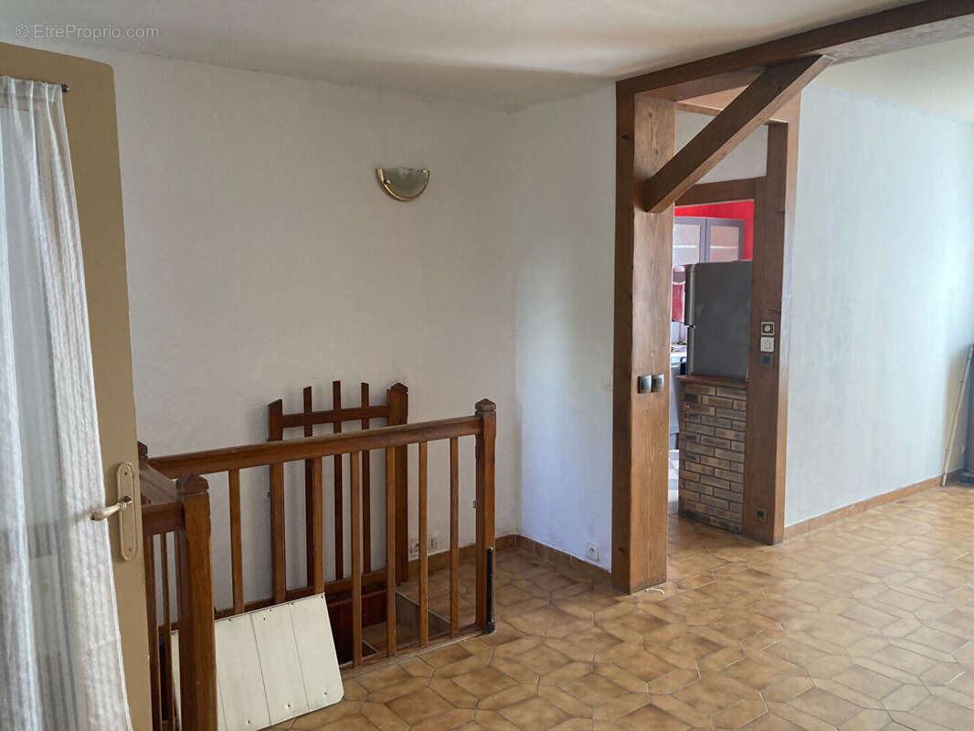 souplex de 65 m²  proche métro Ecole vétérinaire avec deux caves - photo 7