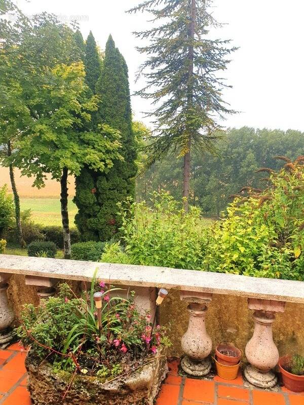 Maison à BARBEZIEUX-SAINT-HILAIRE