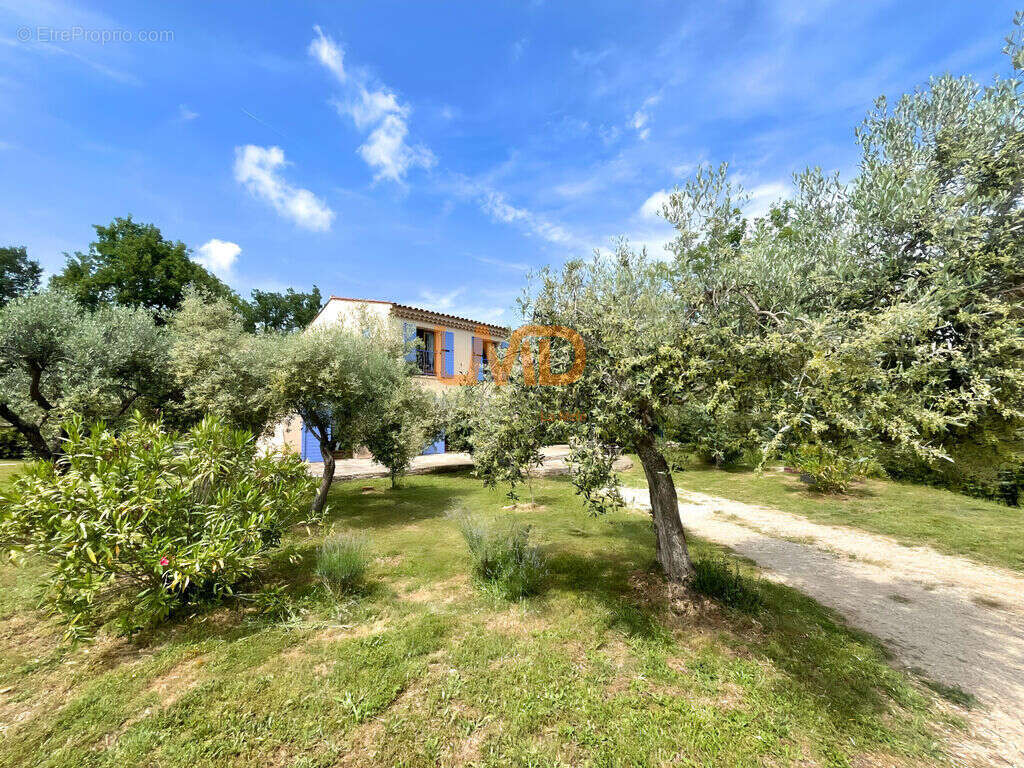 Maison à CHATEAUDOUBLE
