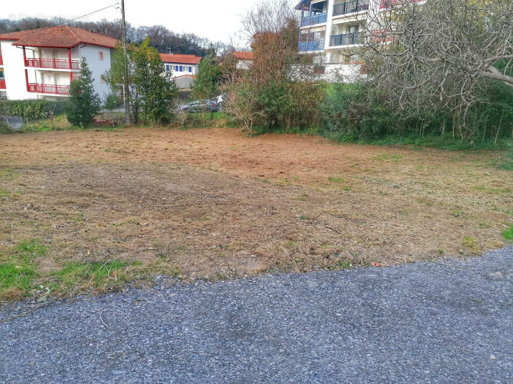 Terrain a batir hendaye proche centre ville et belcenia - photo 3