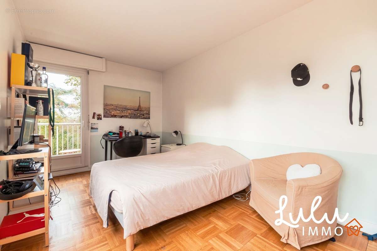 T5 135m2 avec balcons et place de stationnement – ECULLY - photo 12